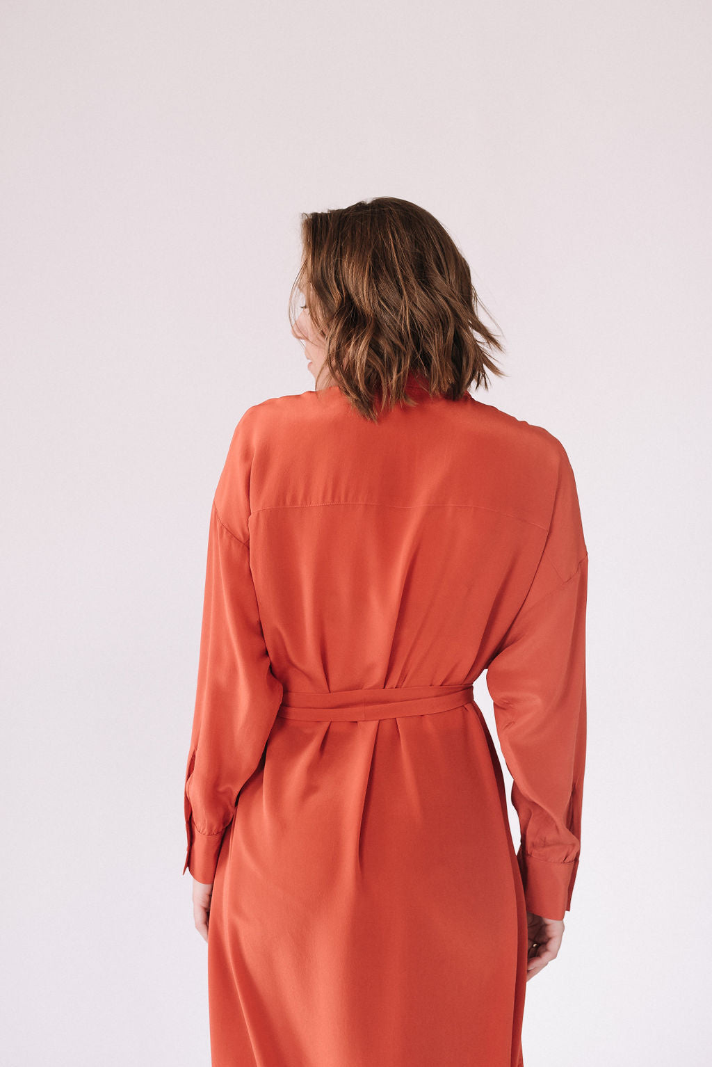 Hedvábné košilové šaty