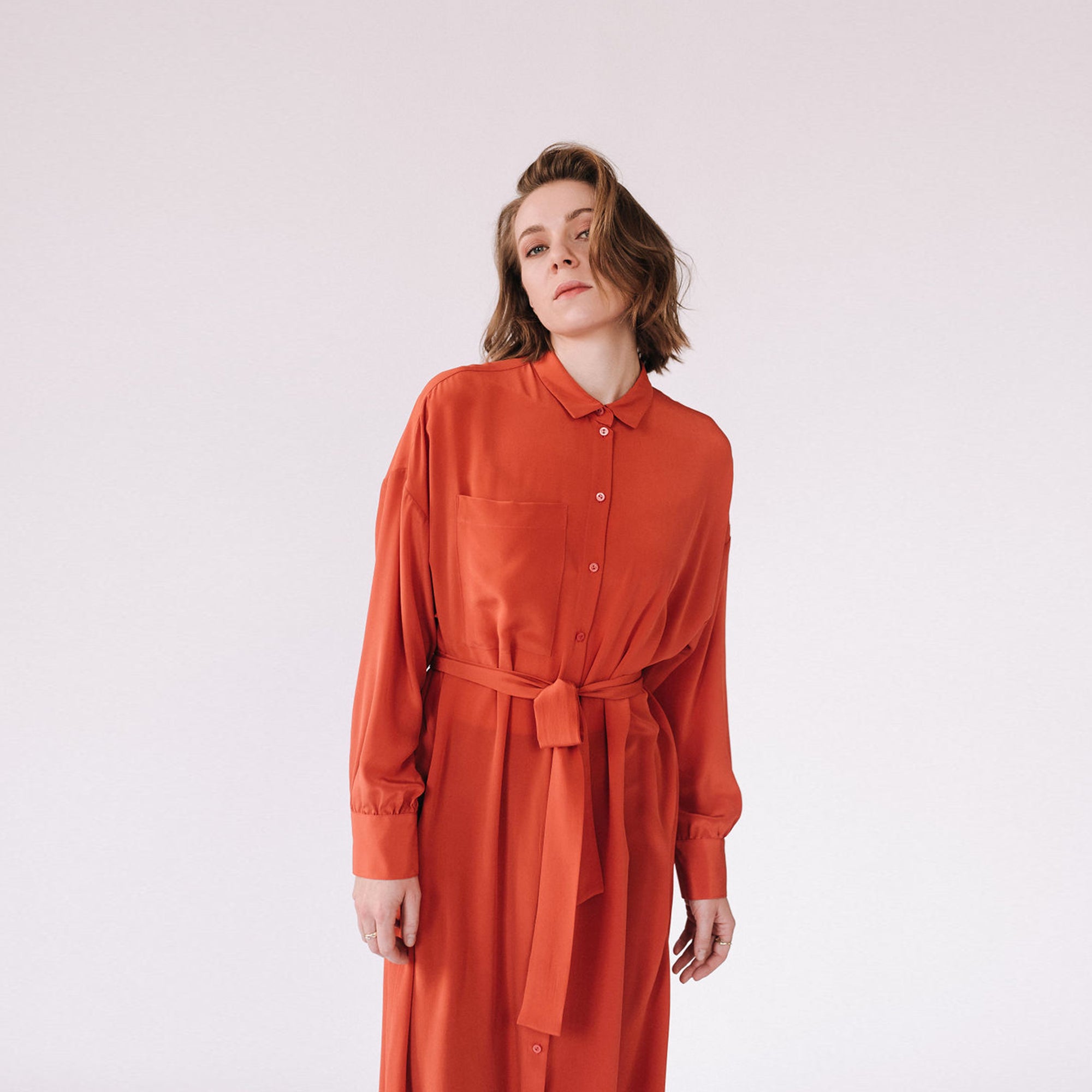 Hedvábné košilové šaty