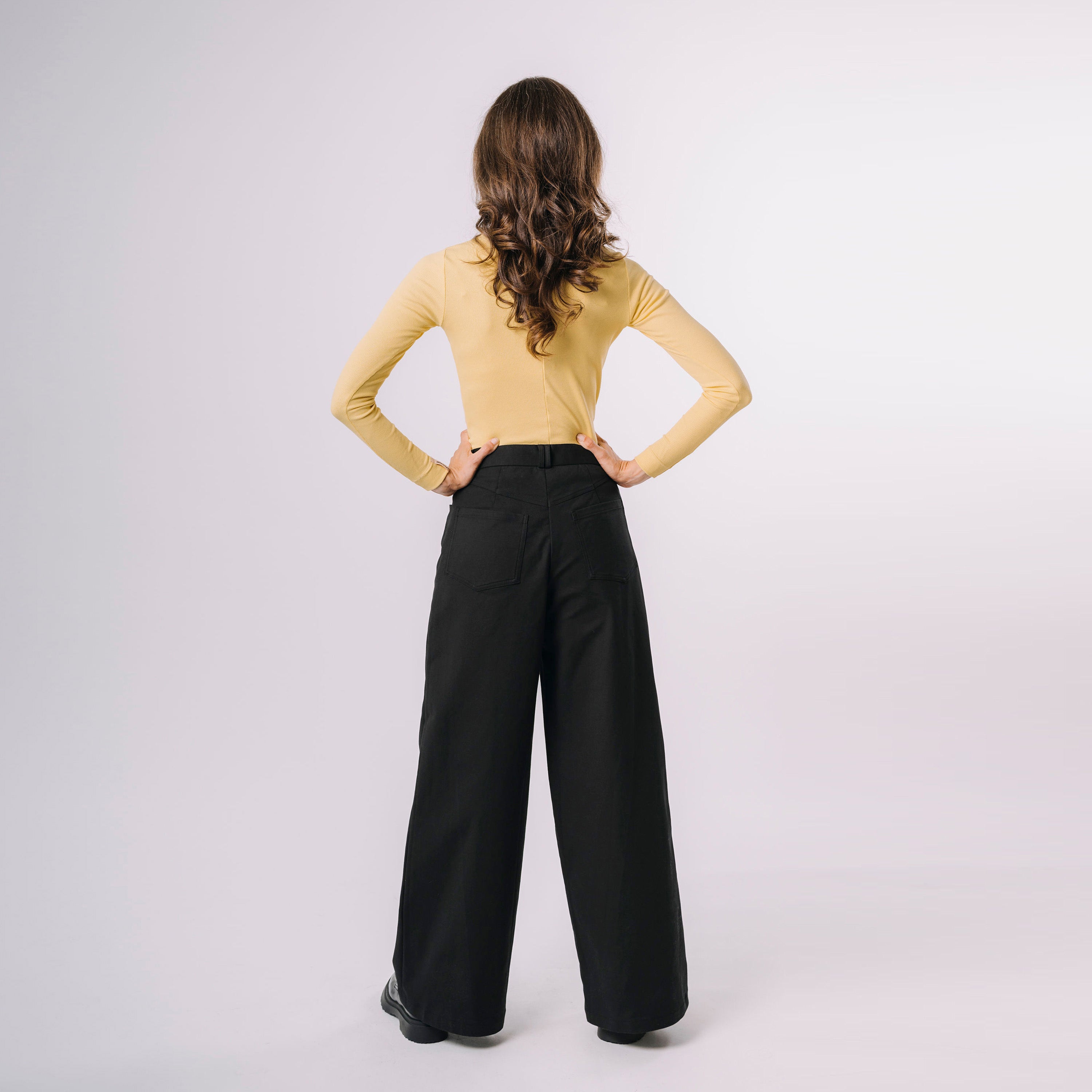 Široké gabardénové kalhoty