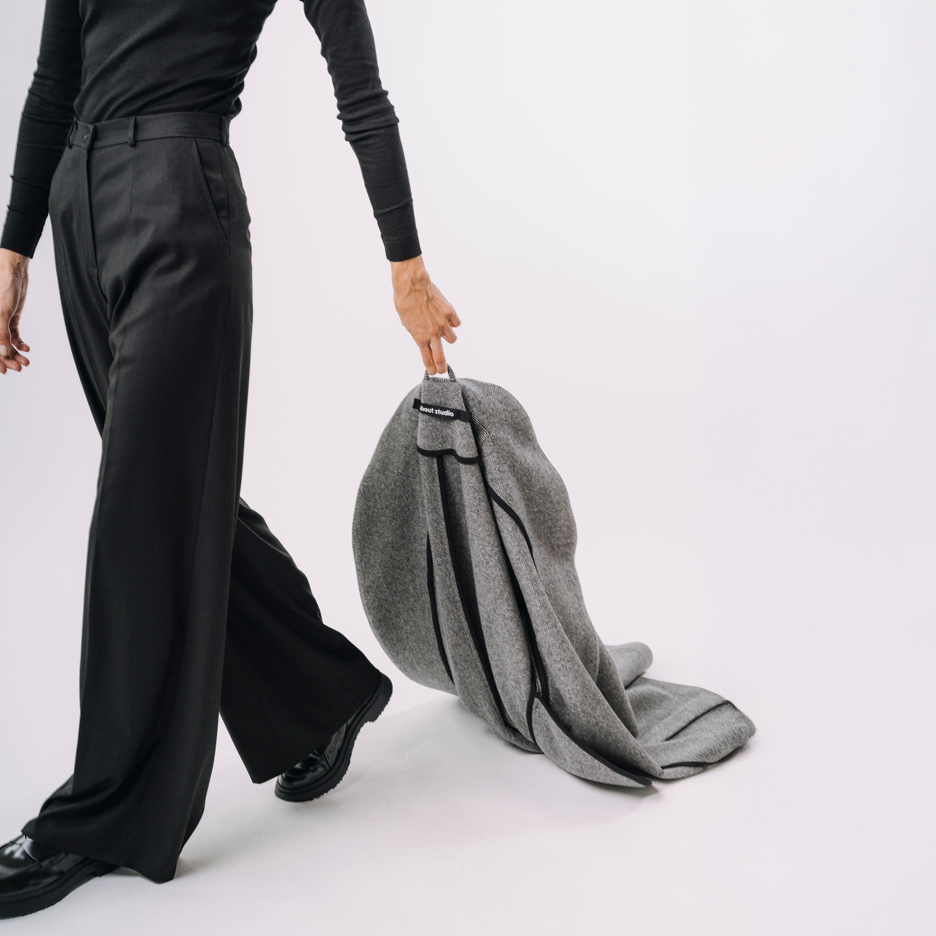 Široké vlněné kalhoty