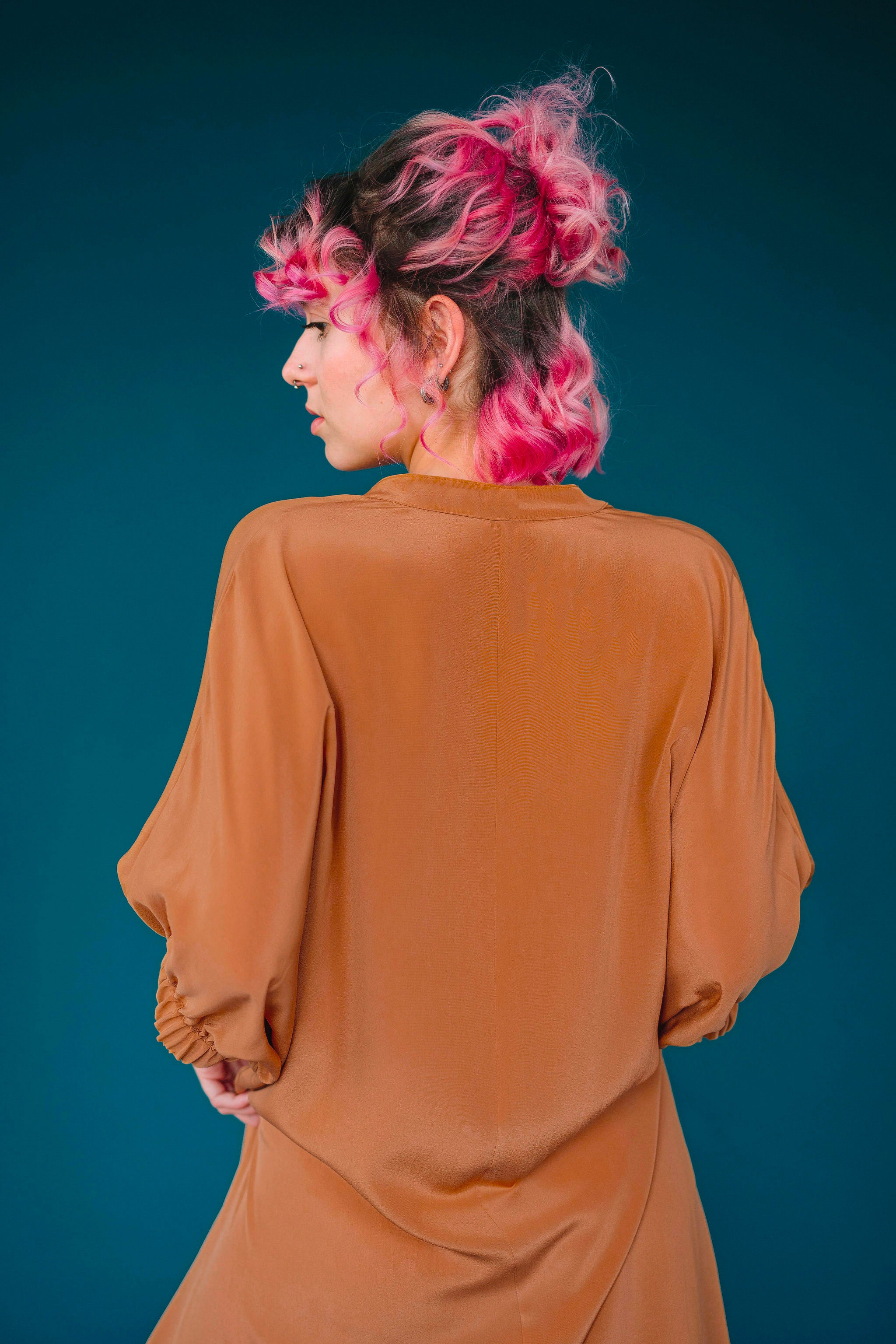 Hedvábné oversize šaty