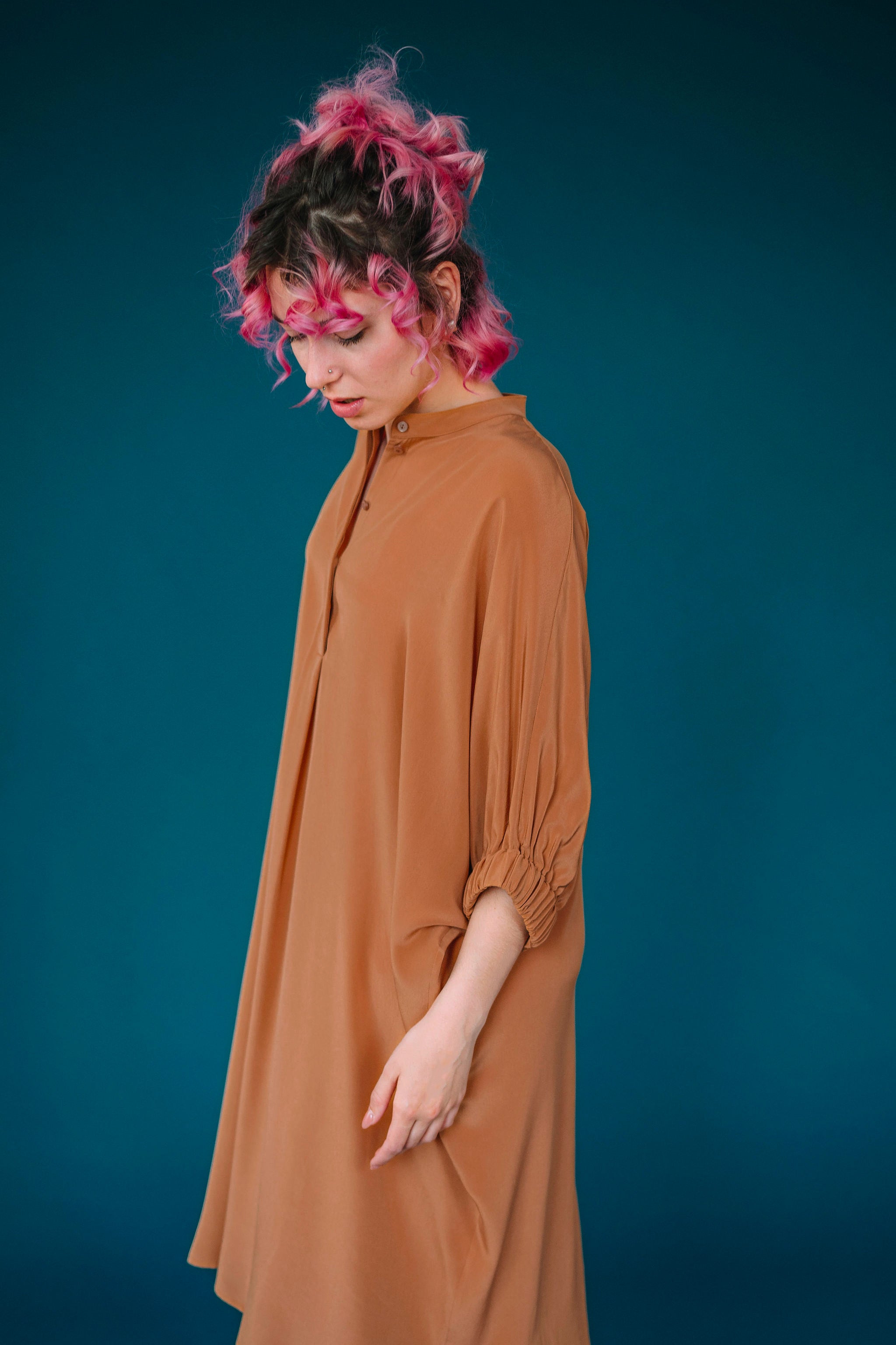 Hedvábné oversize šaty