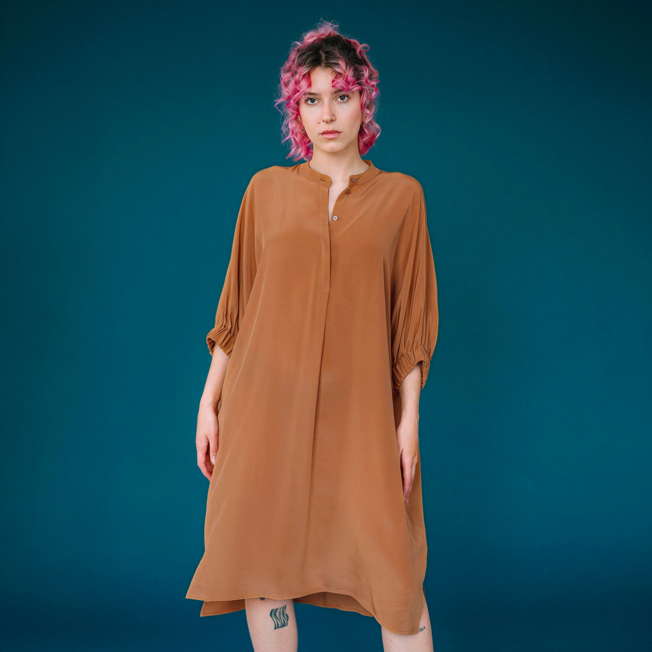 Hedvábné oversize šaty