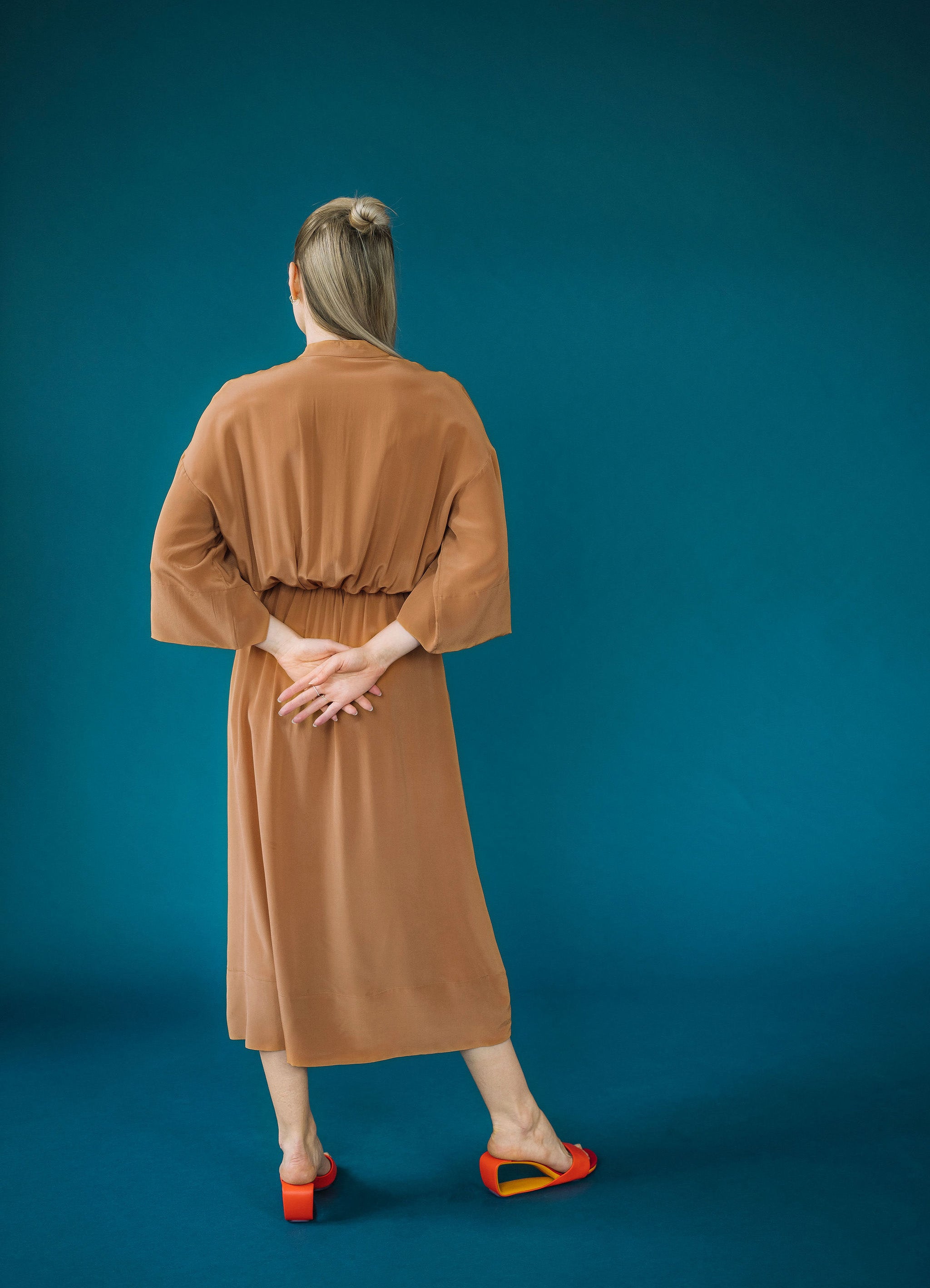 Hedvábné košilové šaty