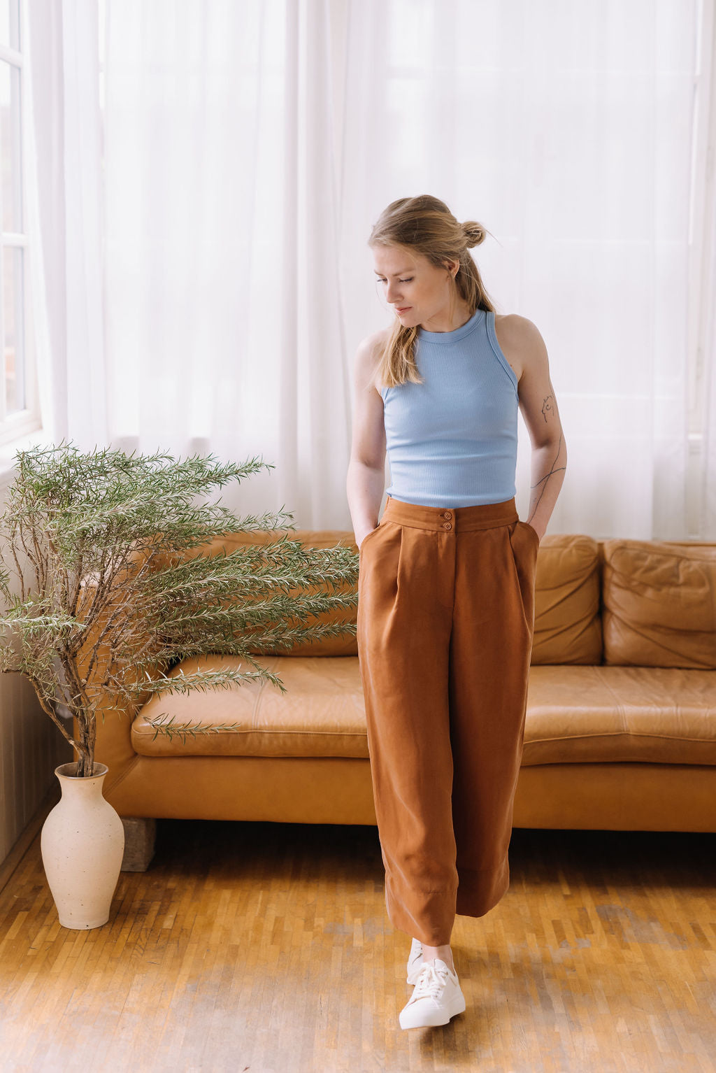 Tílko s americkými průramky