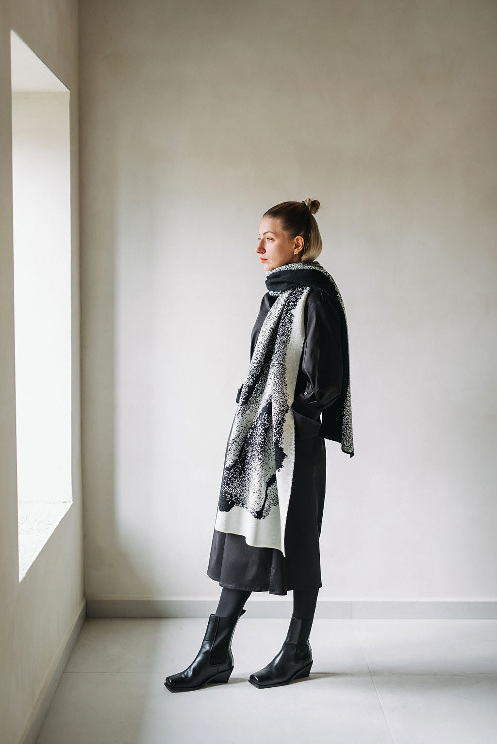 Merino šála černobílá