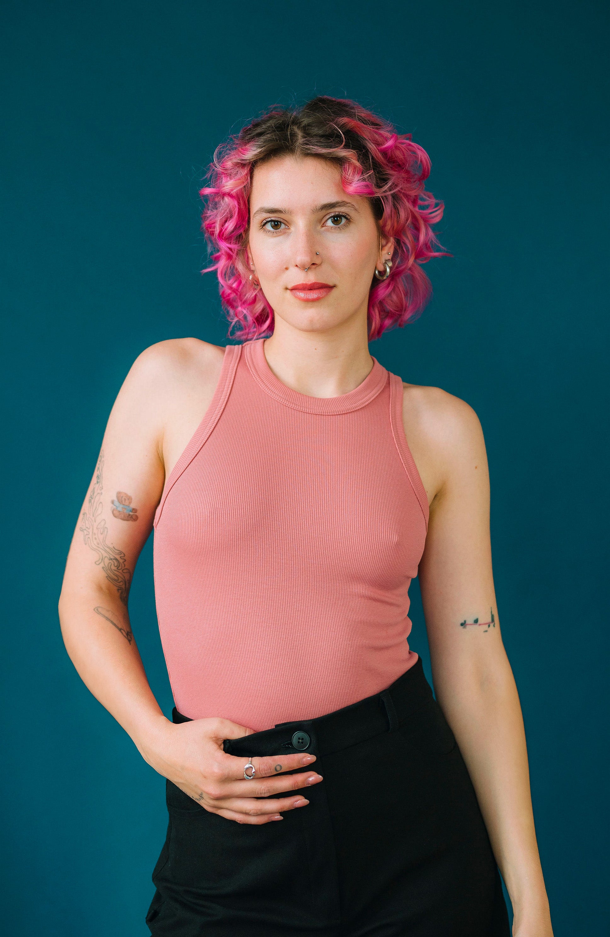 Tílko s americkými průramky