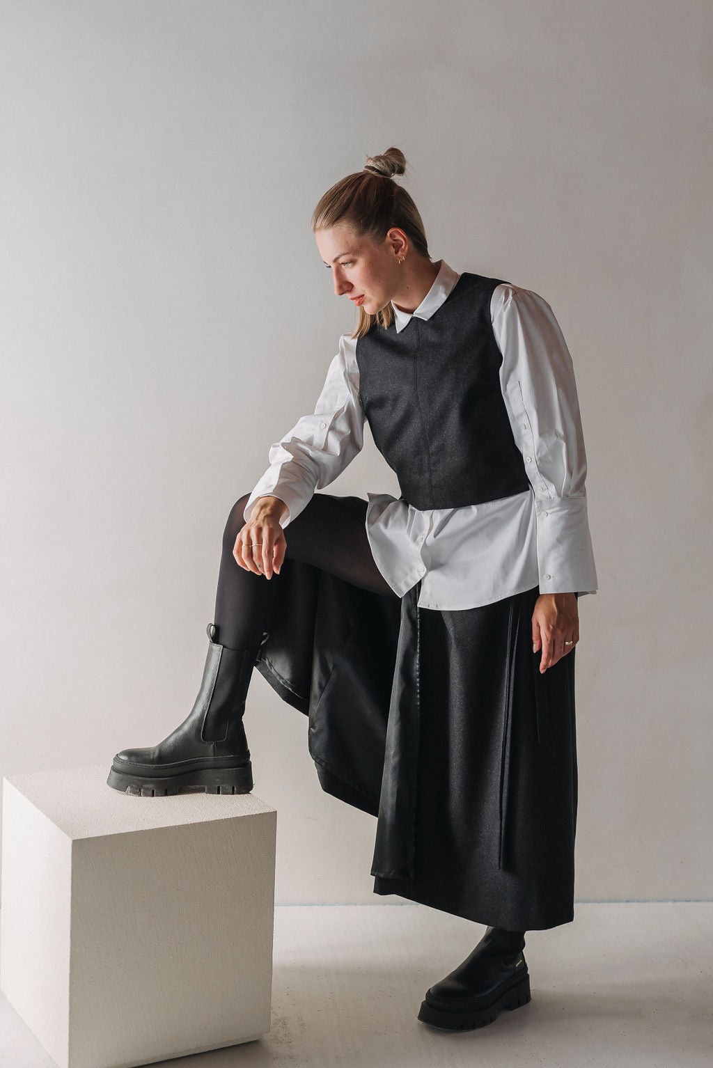 Zavinovací vlněná sukně