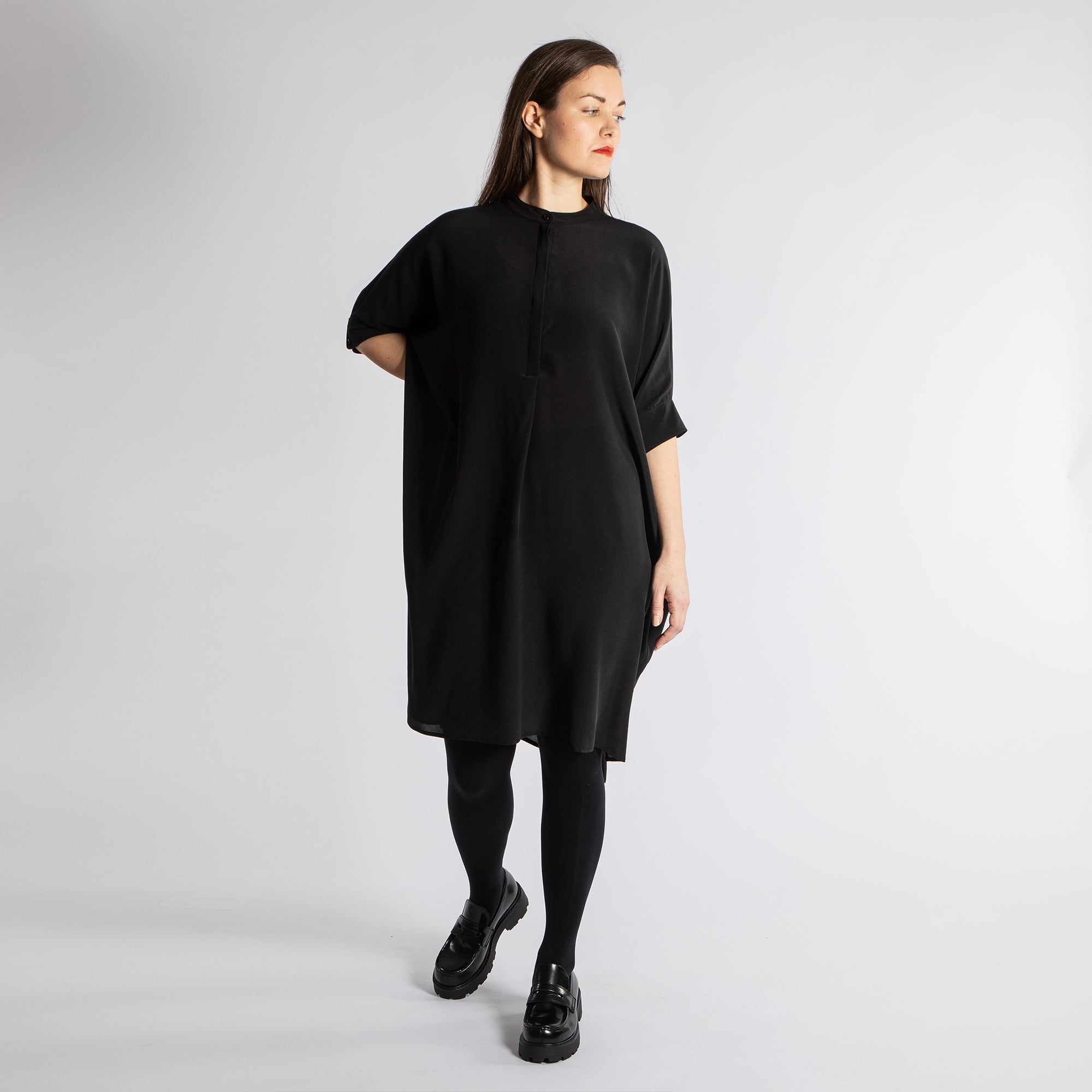 Hedvábné oversize šaty