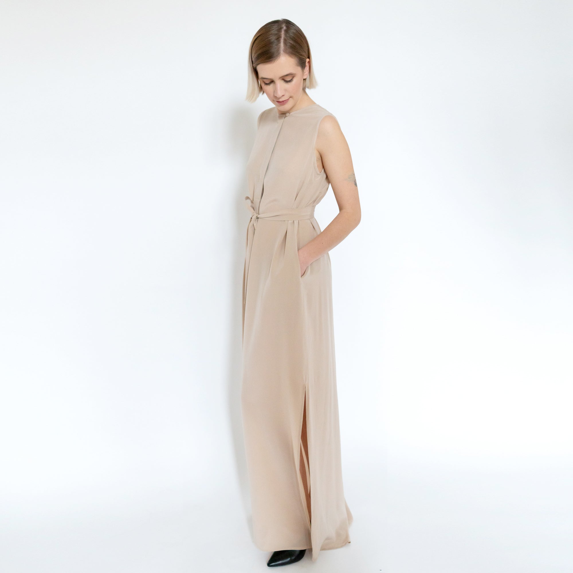 Dlouhé hedvábné šaty