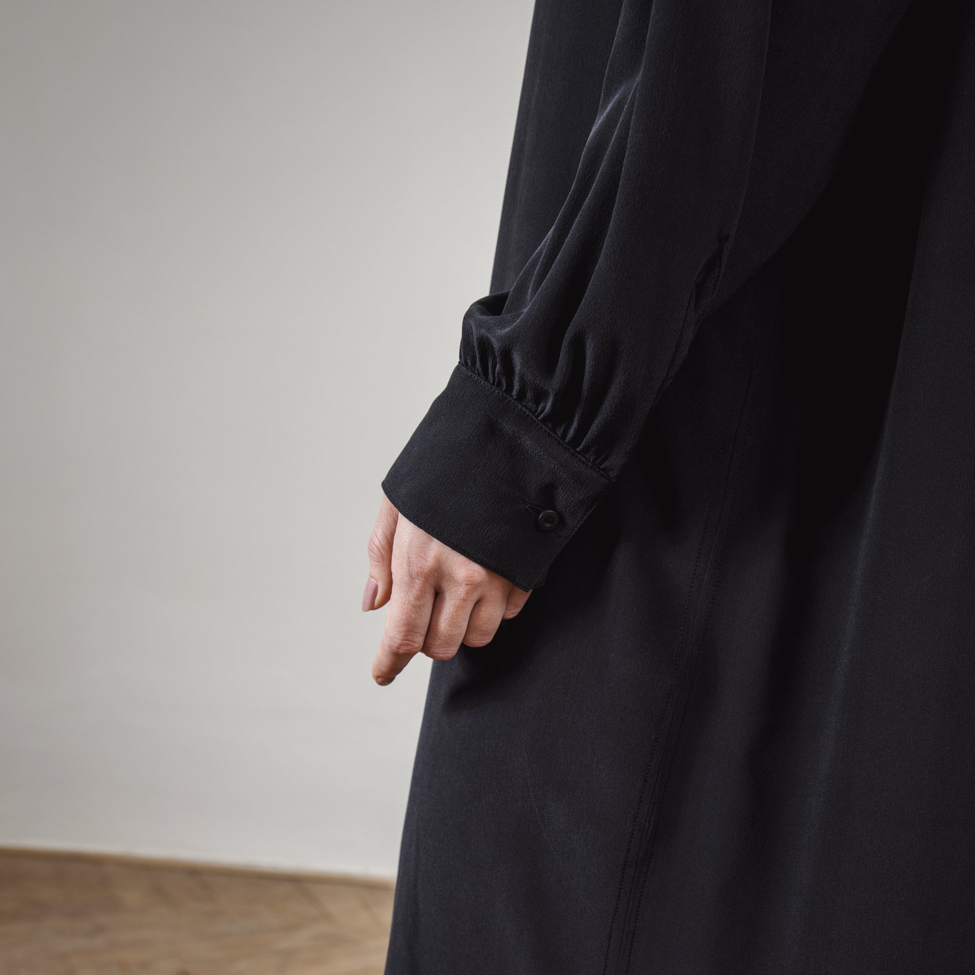 Hedvábné košilové šaty